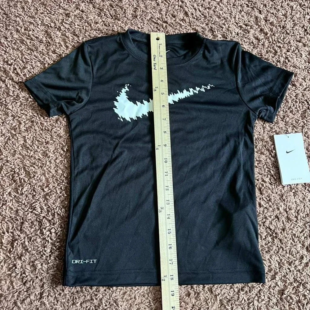 Nike Boys Dri-FIT‎ Black Graphic Swoosh T-Shirt Size 6 86K690-023 NWT